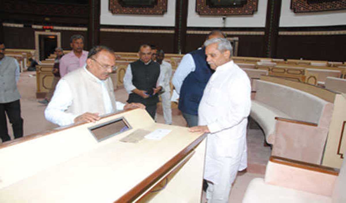 गुलाबी नगरी में विधानसभा का सदन भी दिखेगा गुलाबी-देवनानी गुलाबी नगरी में विधानसभा का सदन भी दिखेगा गुलाबी-देवनानी